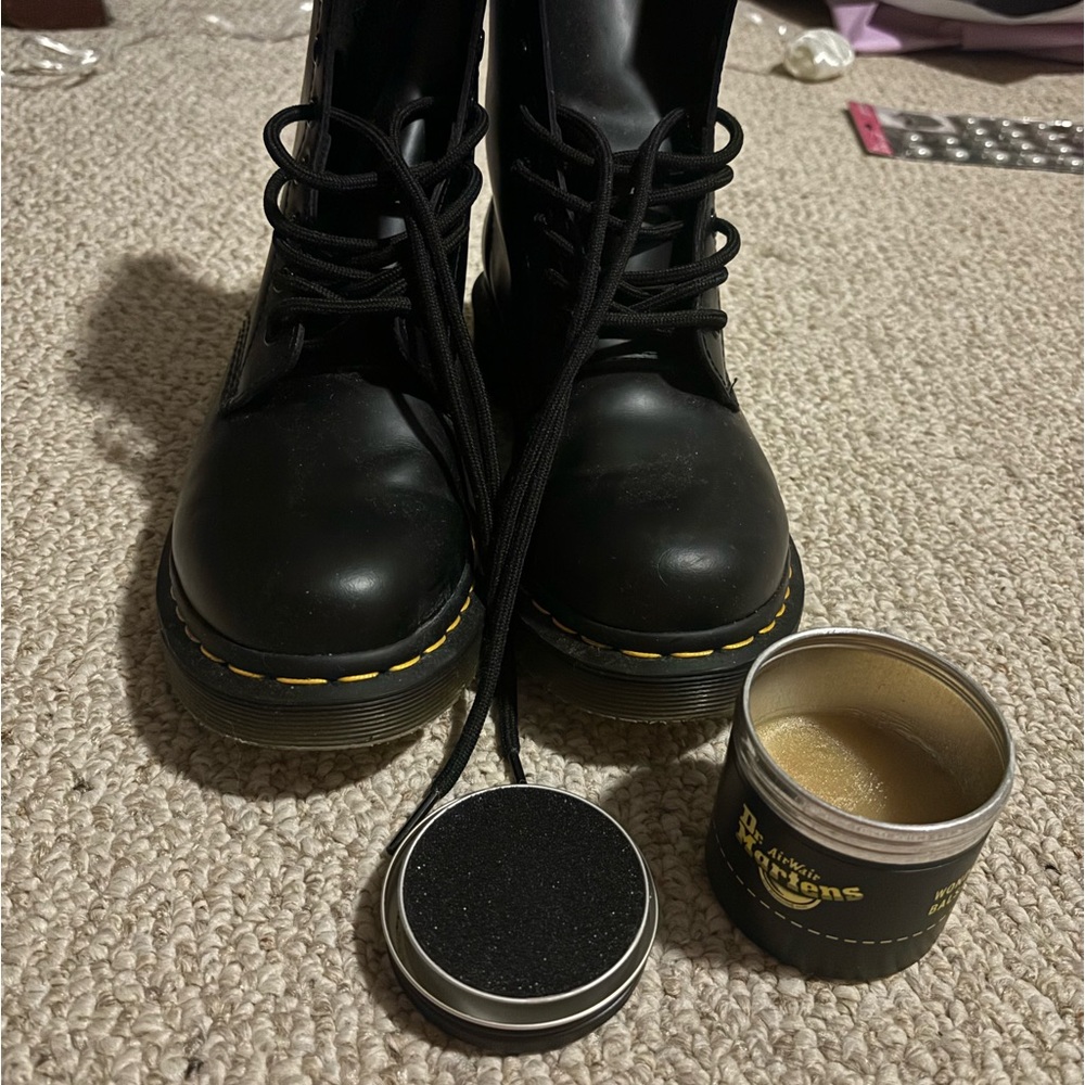 1460 Smooth Leather Doc Martens + Balsm